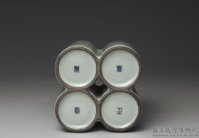 图片[2]-Four conjoined vases in green glaze, Qing dynasty, Yongzheng reign (1723-1735)-China Archive